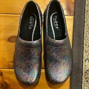 Klogs size 8
